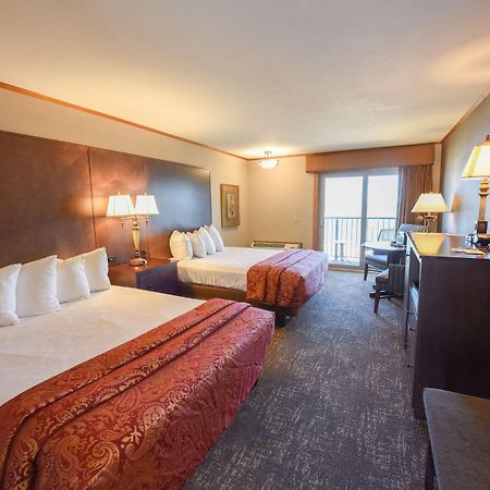 מקינאו סיטי Best Western Plus Dockside Waterfront Inn מראה חיצוני תמונה