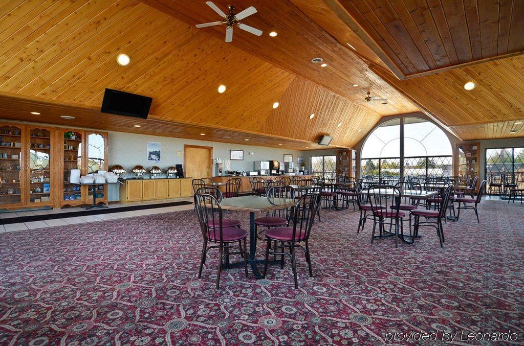 מקינאו סיטי Best Western Plus Dockside Waterfront Inn מראה חיצוני תמונה