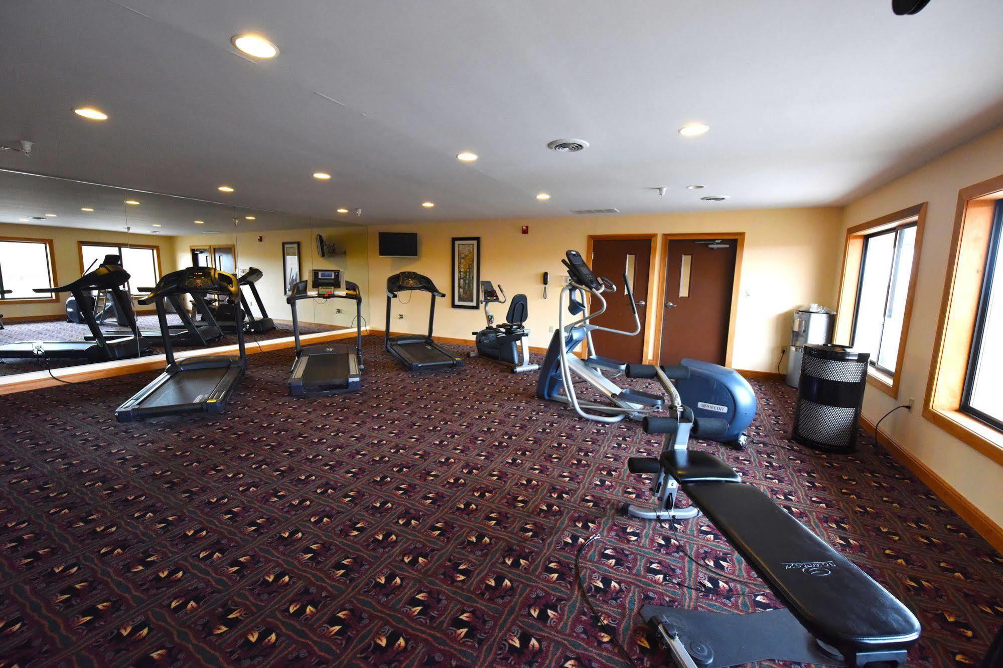 מקינאו סיטי Best Western Plus Dockside Waterfront Inn מראה חיצוני תמונה