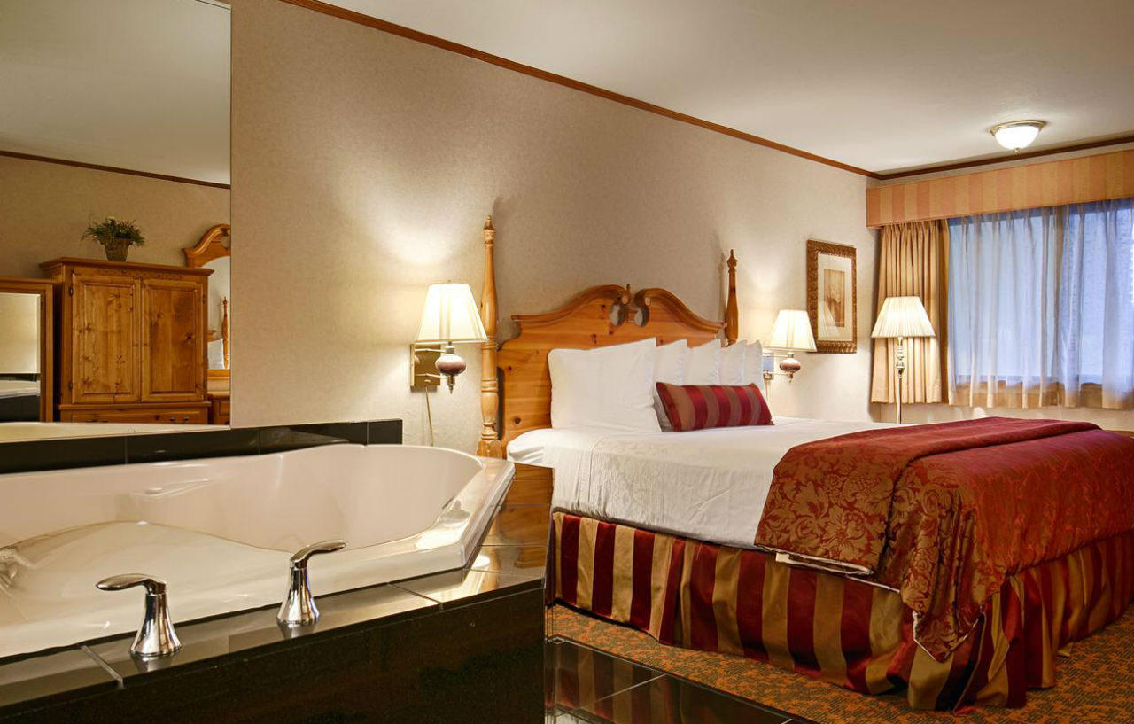 מקינאו סיטי Best Western Plus Dockside Waterfront Inn מראה חיצוני תמונה